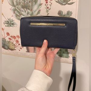Steve Madden Navy Wristlet